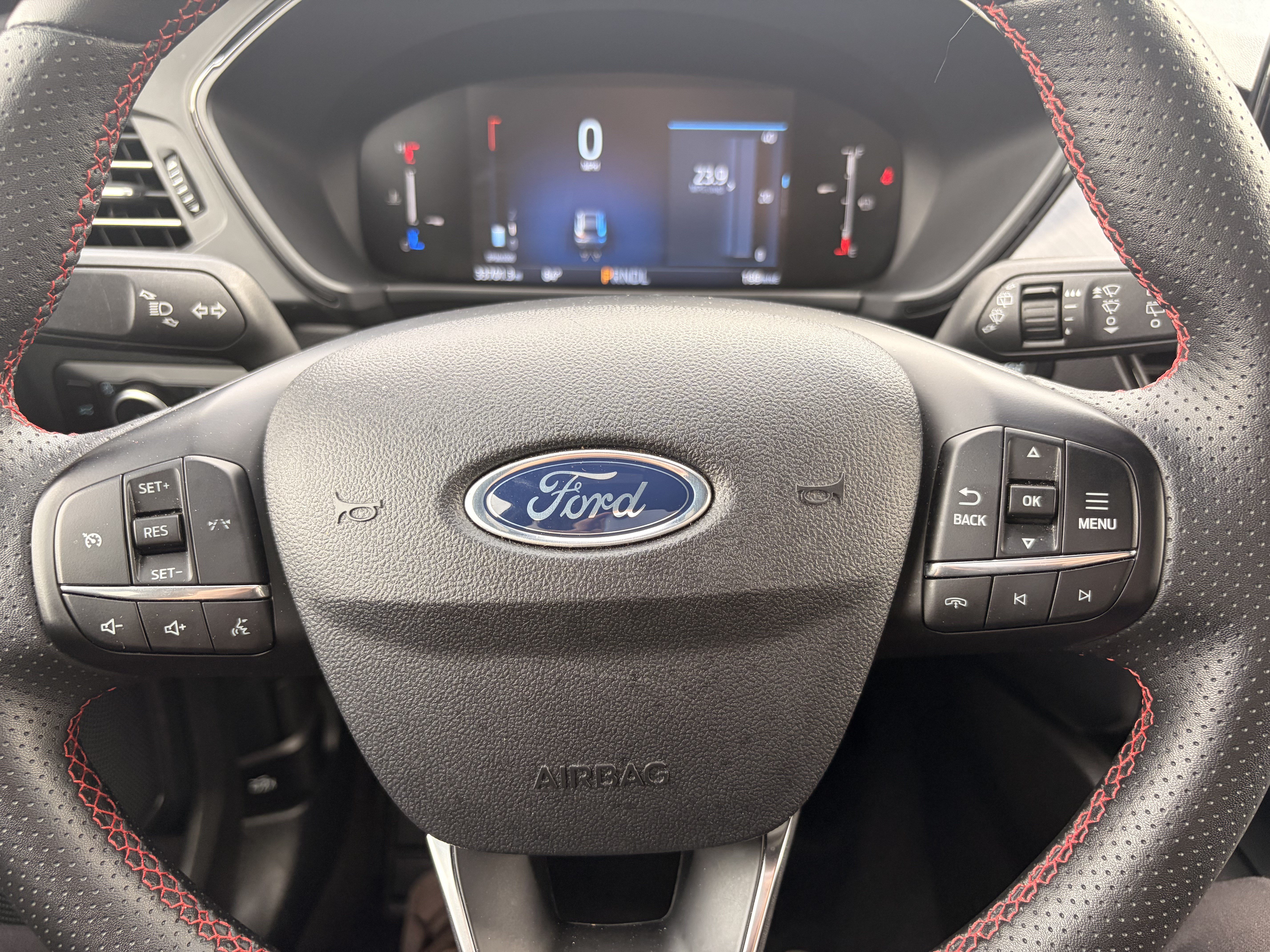 Certified 2025 Ford Escape ST-Line Select AWD/4WD image 15