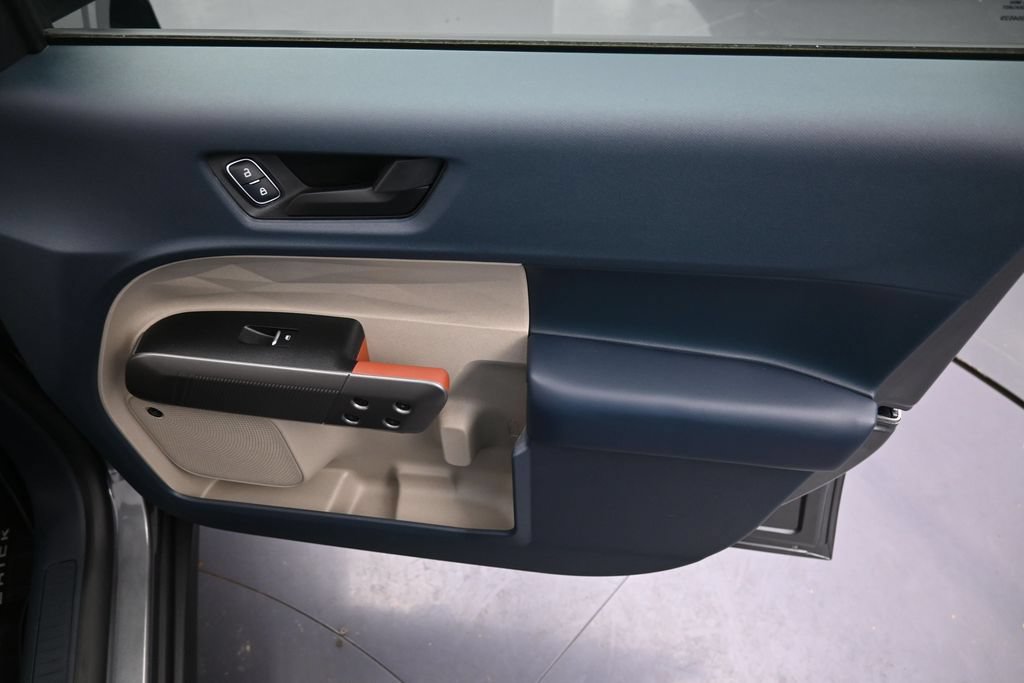 Certified 2025 Ford Maverick Lariat AWD/4WD image 32