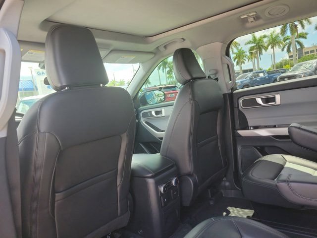 Certified 2024 Ford Explorer XLT w/ Equipment Group 202A AWD/4WD image 15