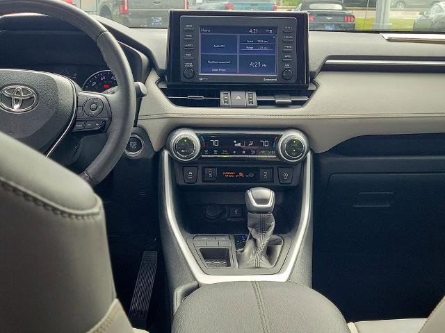 Used 2021 Toyota RAV4 XLE Premium image 18