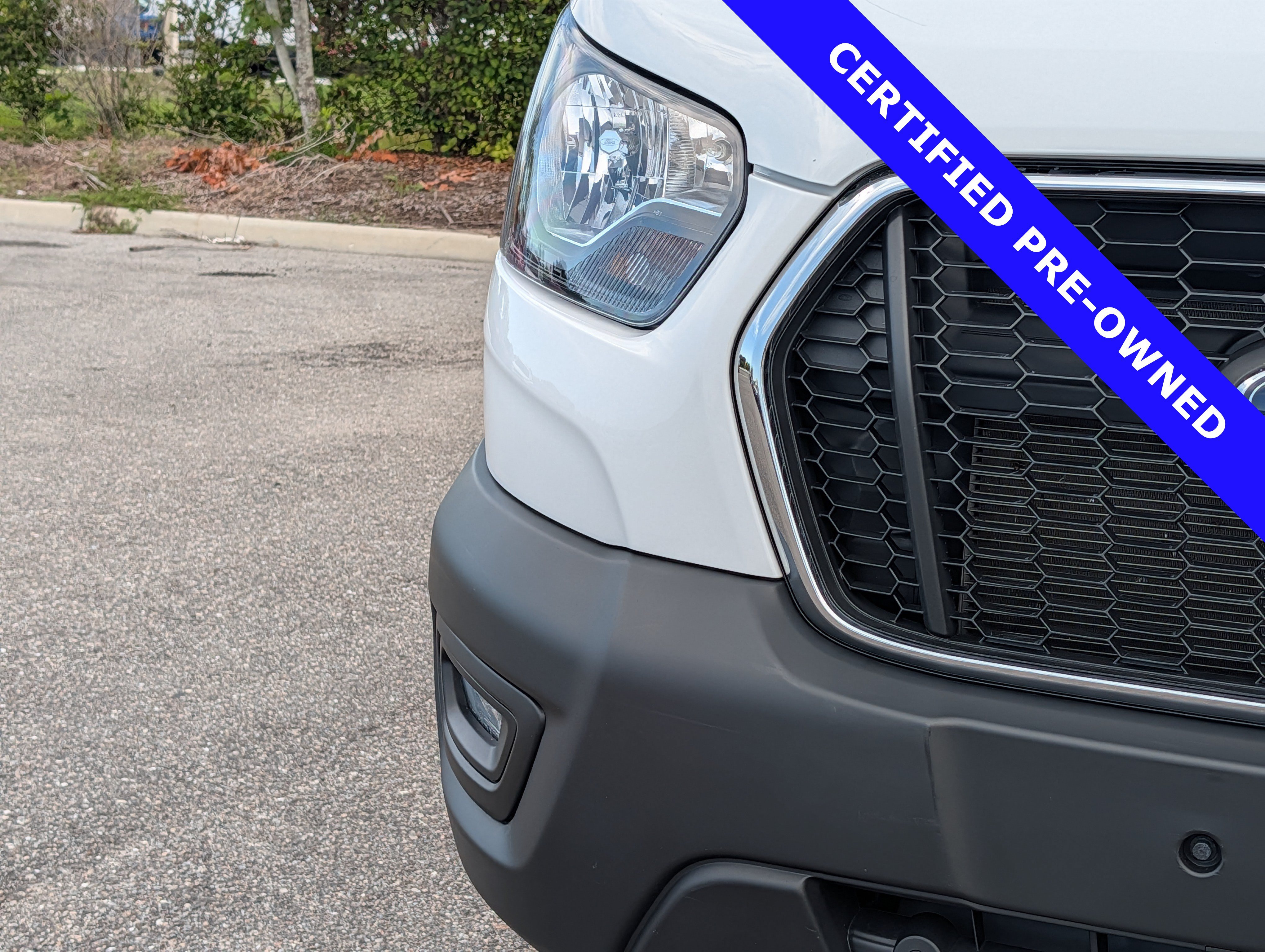 Certified 2025 Ford Transit 250 Low Roof w/ Exterior Upgrade Package RWD image 9