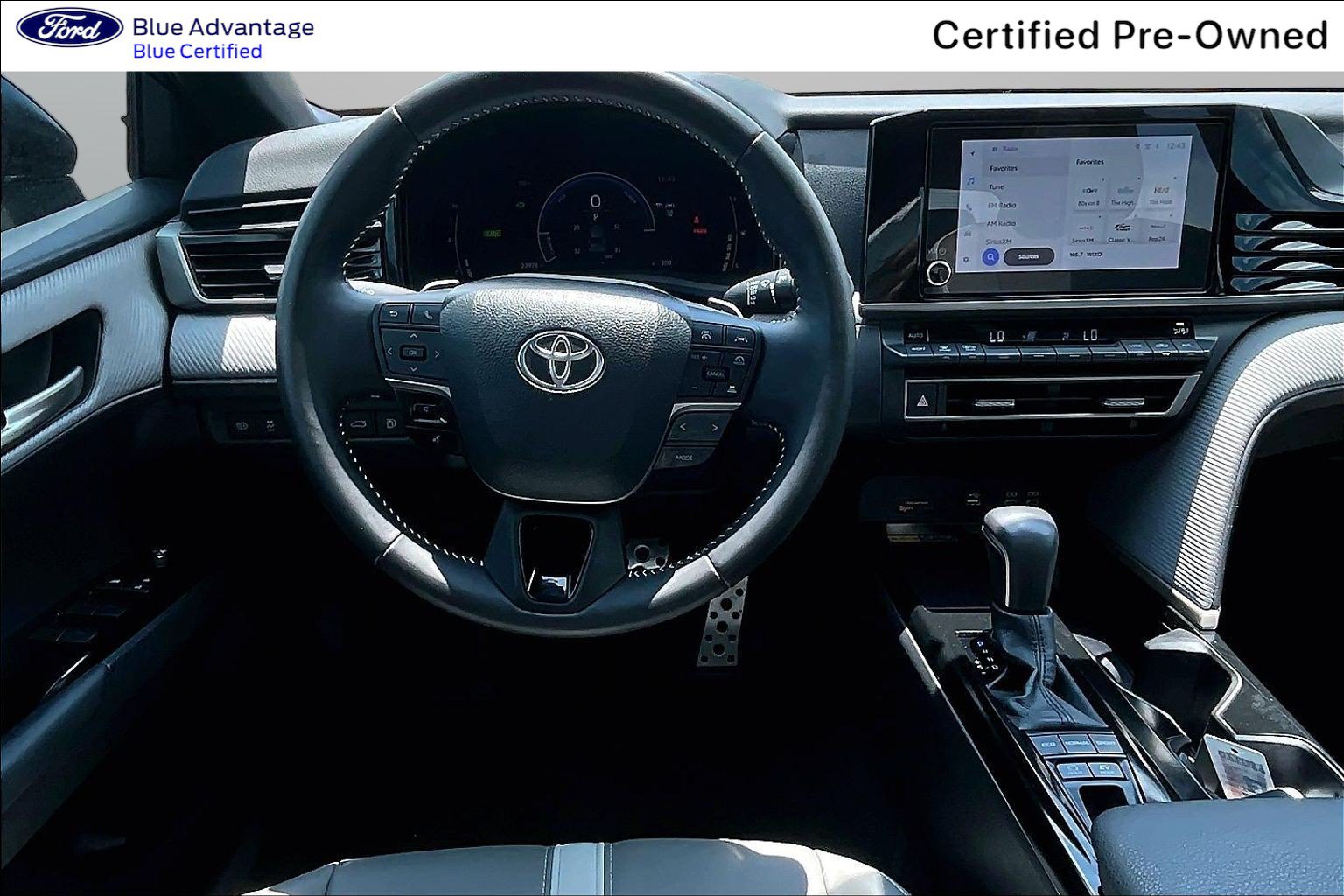 Used 2025 Toyota Camry SE w/ Convenience Package FWD image 5