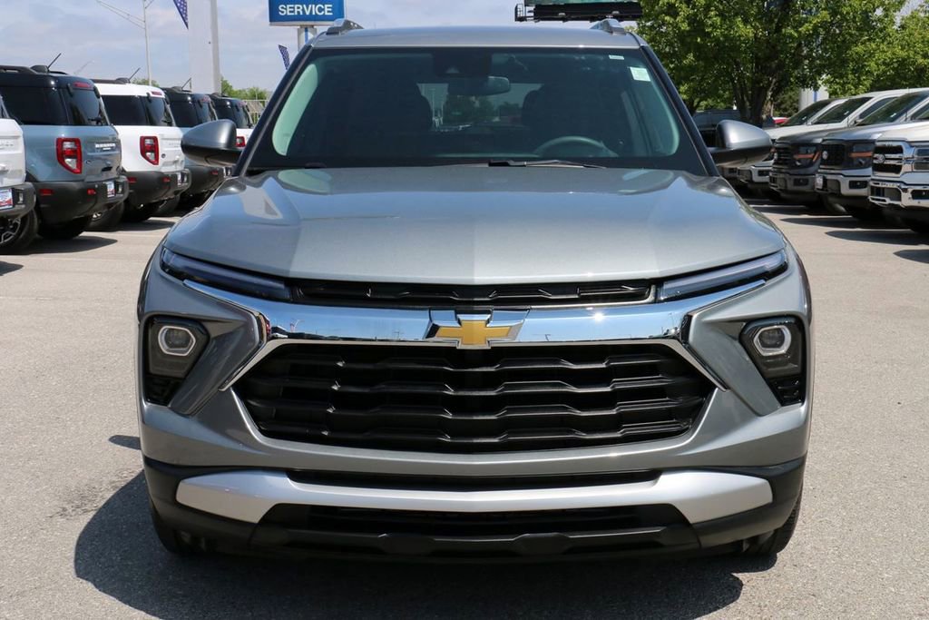 Used 2026 Chevrolet TrailBlazer LT w/ Driver Confidence Package FWD image 3