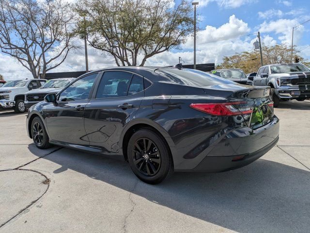 Used 2025 Toyota Camry LE image 2