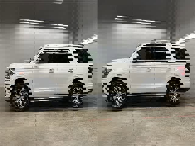 Certified 2022 Ford Expedition Limited image 2
