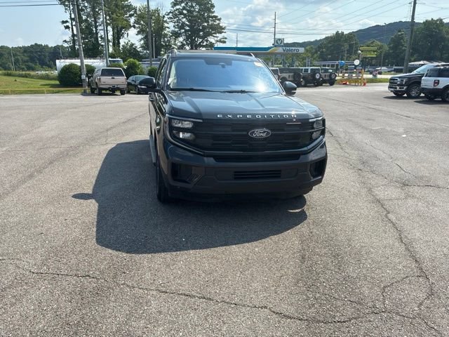 Certified 2025 Ford Expedition Active AWD/4WD image 5