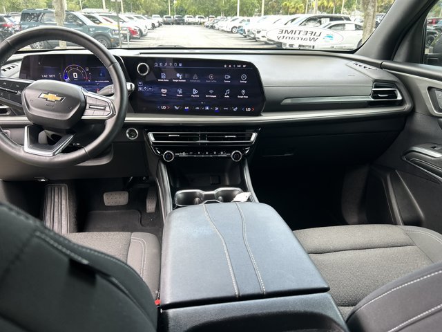 Used 2024 Chevrolet Traverse LS FWD image 20