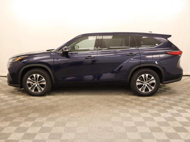 Used 2022 Toyota Highlander XLE image 7
