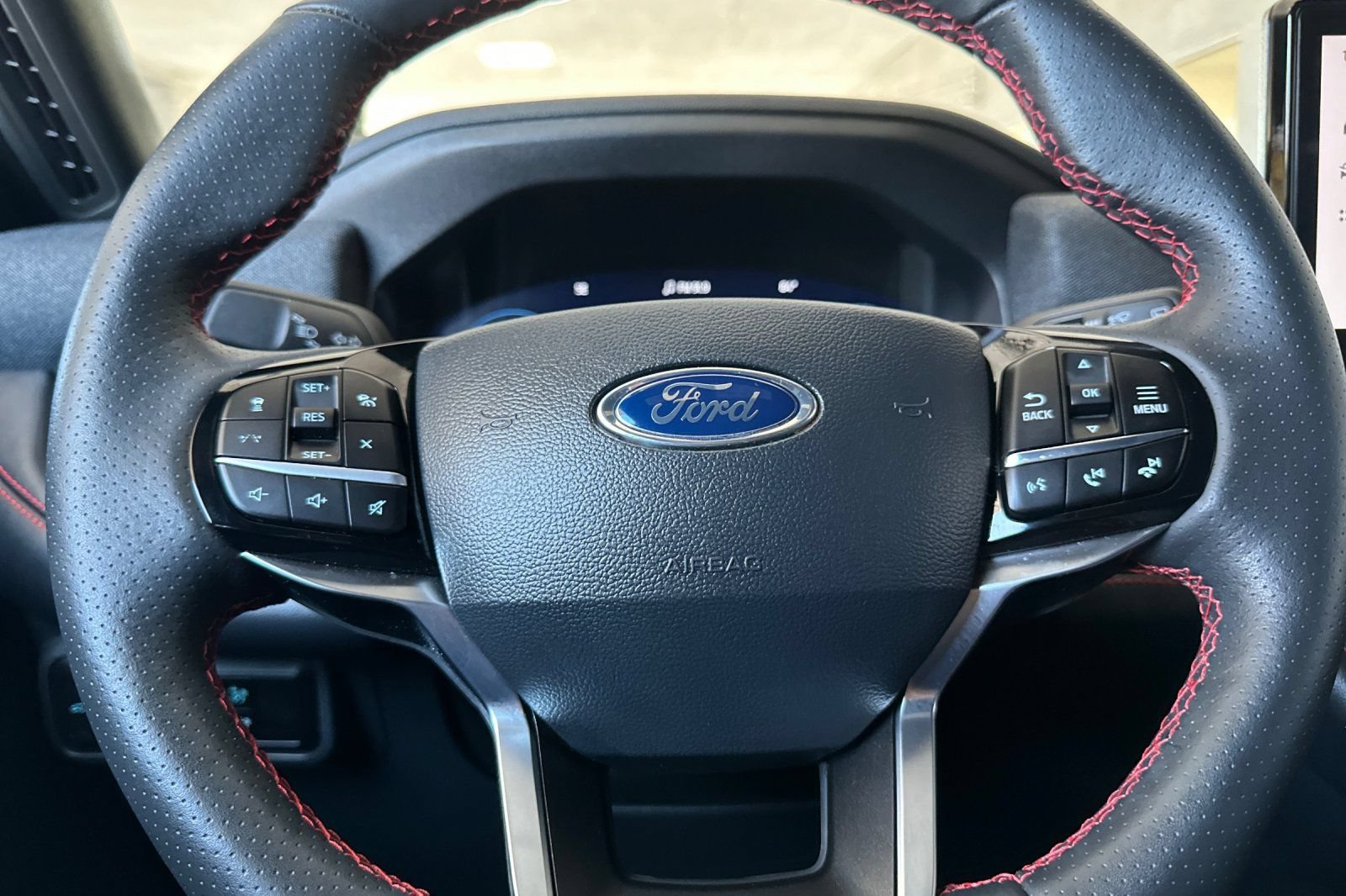 Certified 2025 Ford Explorer ST-Line w/ Premium Package AWD/4WD image 36