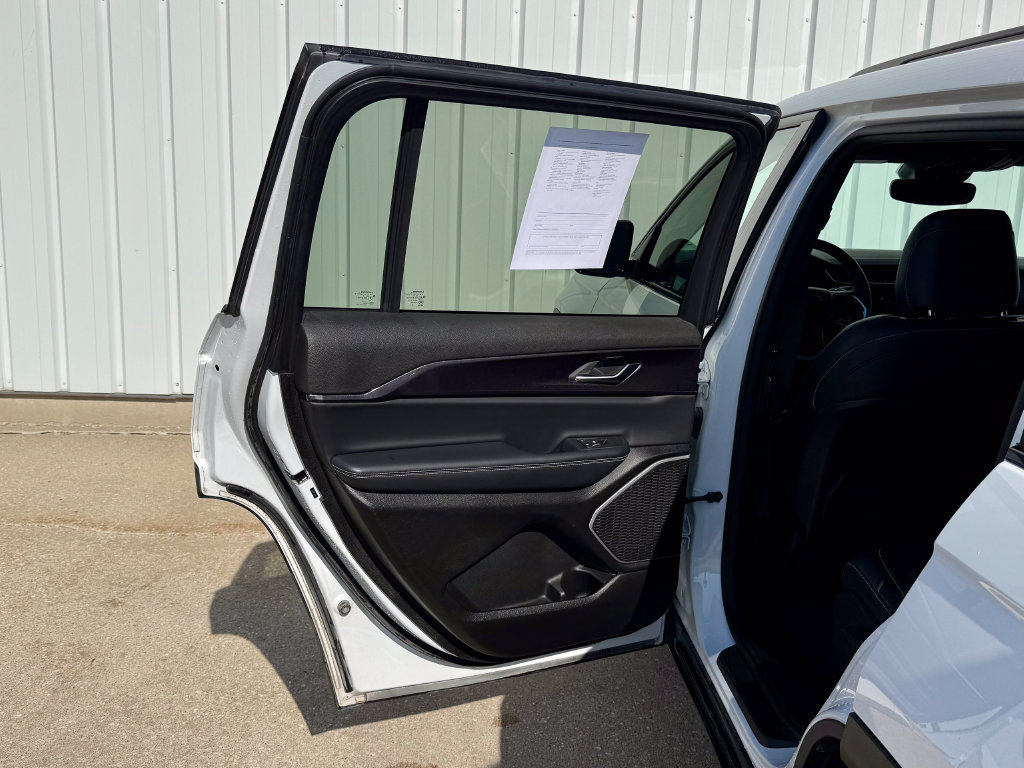 Used 2021 Jeep Grand Cherokee L Laredo AWD/4WD image 16