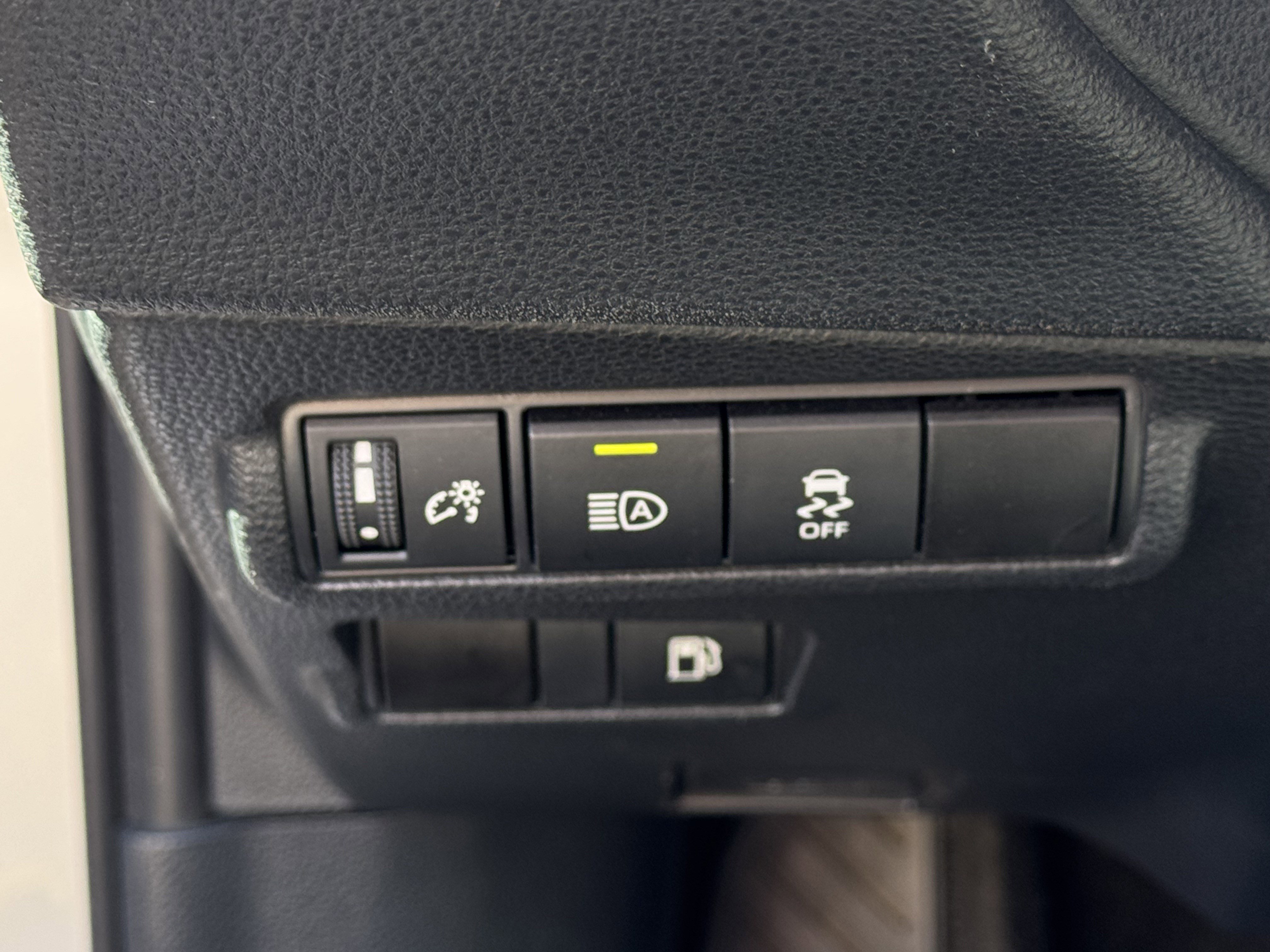 Used 2024 Toyota Corolla Cross SE image 20