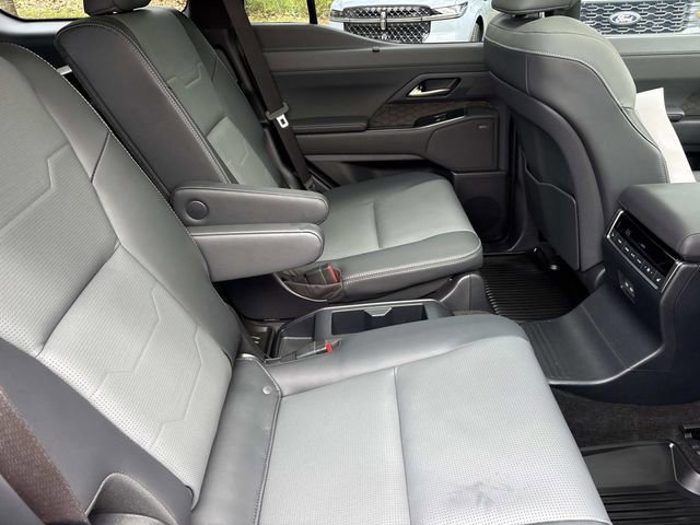 Used 2025 Lexus GX 550 w/ Accessory Package (2T) AWD/4WD image 21