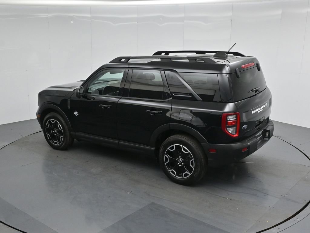 Certified 2025 Ford Bronco Sport Outer Banks w/ Outer Banks Tech Package+ AWD/4WD image 44