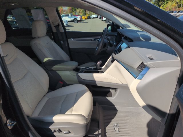 Used 2021 Cadillac XT5 Premium Luxury w/ LPO, Floor Liner Package FWD image 15