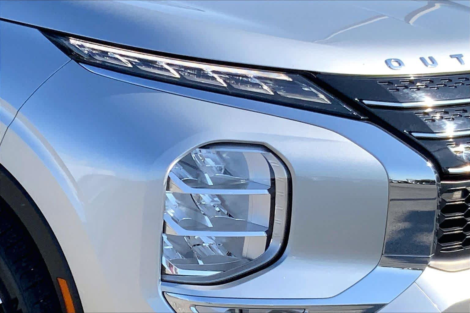 Used 2022 Mitsubishi Outlander SE FWD image 24