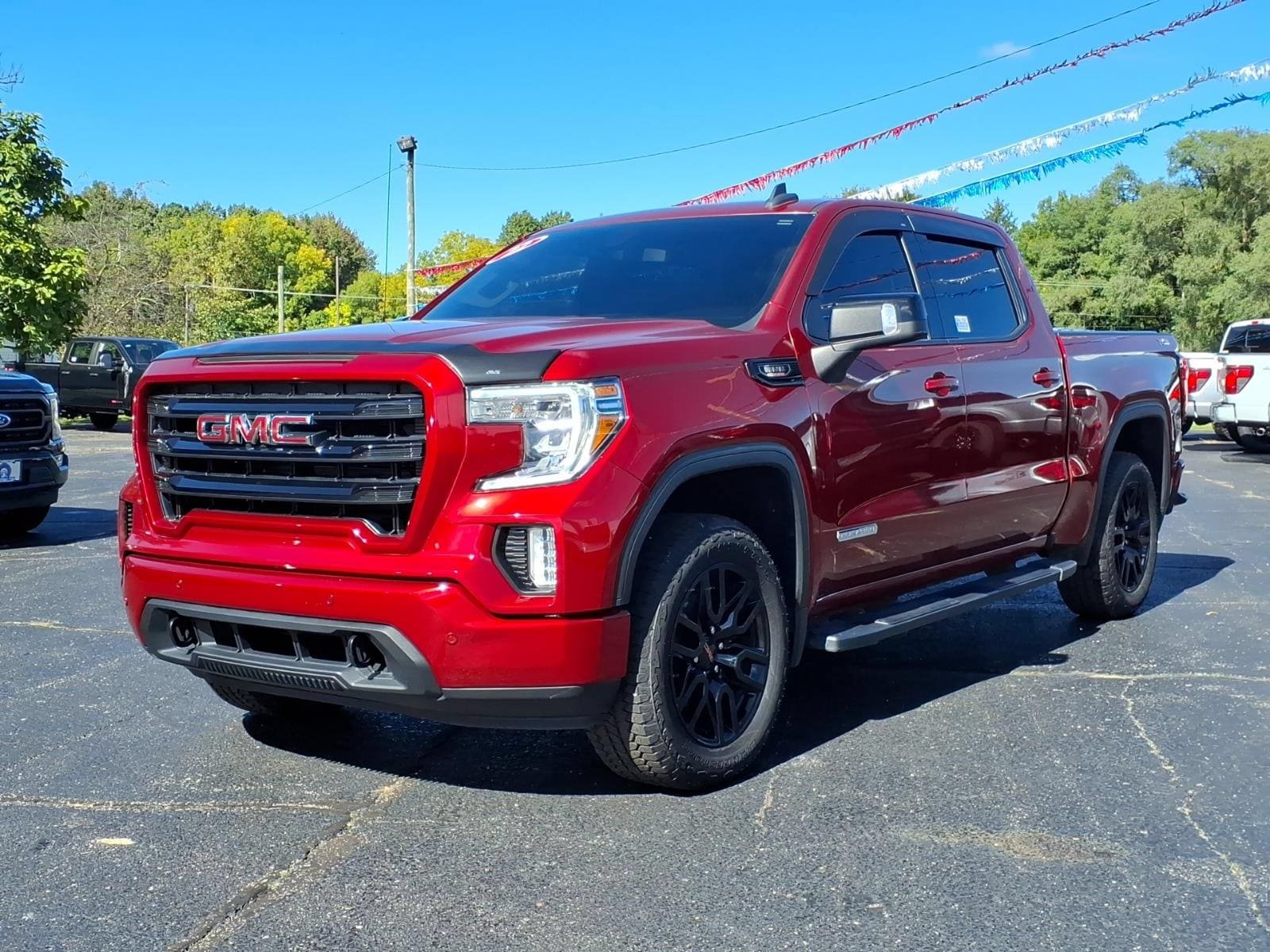 Used 2022 GMC Sierra 1500 Elevation w/ Driver Alert Package I AWD/4WD image 3
