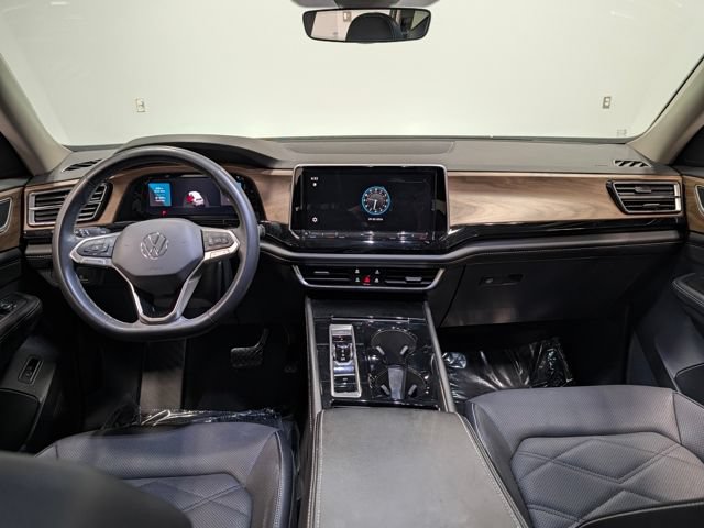 Used 2024 Volkswagen Atlas SE AWD/4WD image 30