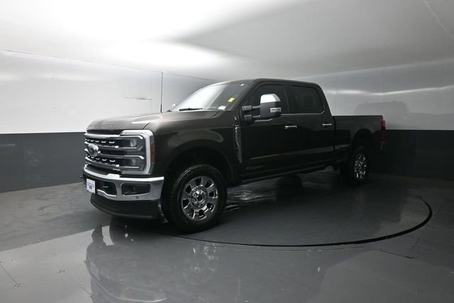 Certified 2025 Ford F250 Lariat w/ Lariat Ultimate Package AWD/4WD image 4