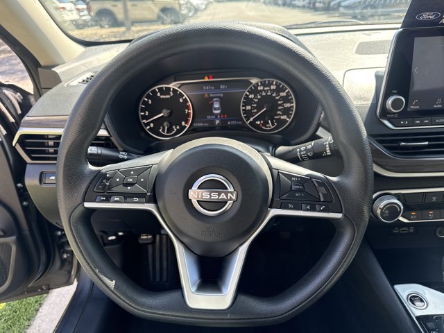 Used 2024 Nissan Altima 2.5 SV FWD image 19