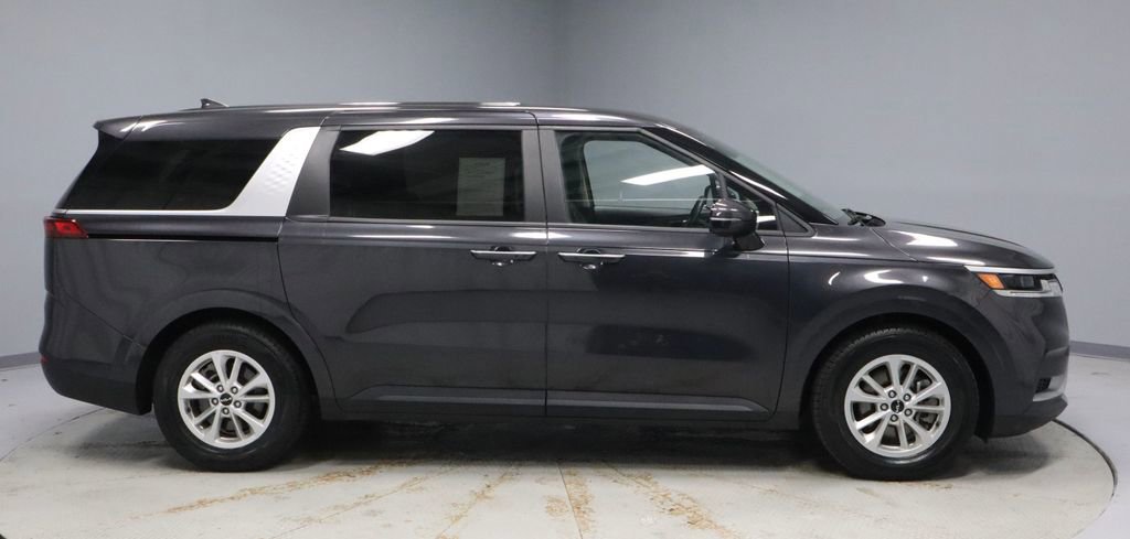 Used 2024 Kia Carnival LX image 9