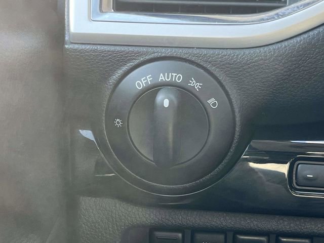 Used 2021 Nissan Titan SV w/ SV Convenience Package image 27