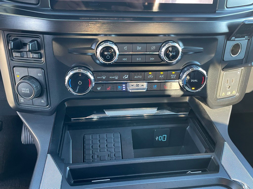 Certified 2024 Ford F350 Lariat w/ Lariat Ultimate Package AWD/4WD image 21