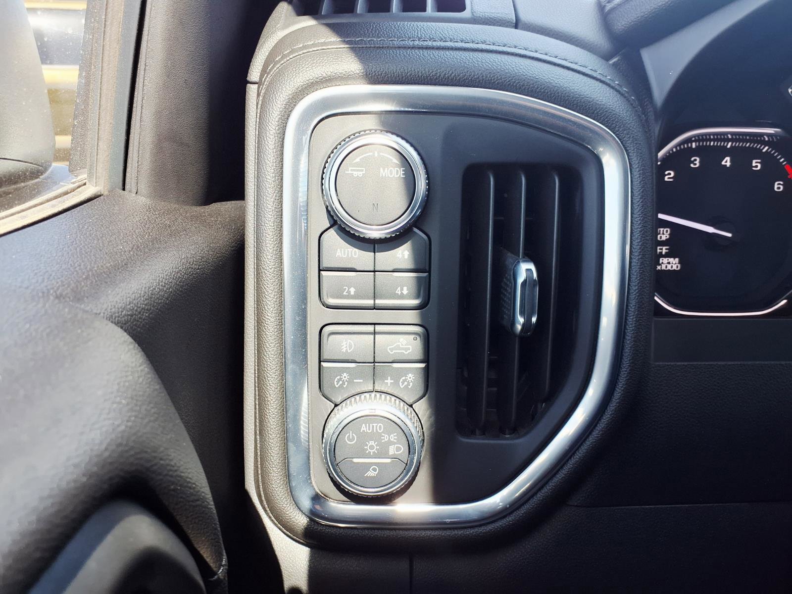 Used 2021 GMC Sierra 1500 Elevation w/ Preferred Package AWD/4WD image 26