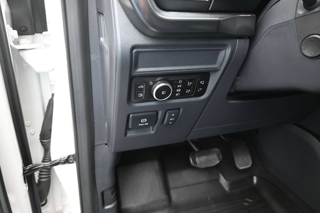Certified 2025 Ford F150 Platinum w/ Equipment Group 702A High AWD/4WD image 13