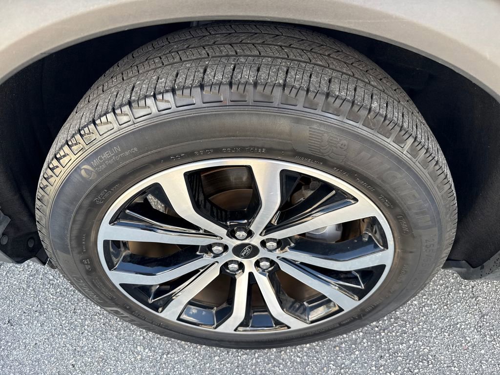 Certified 2022 Ford Explorer ST-Line image 12