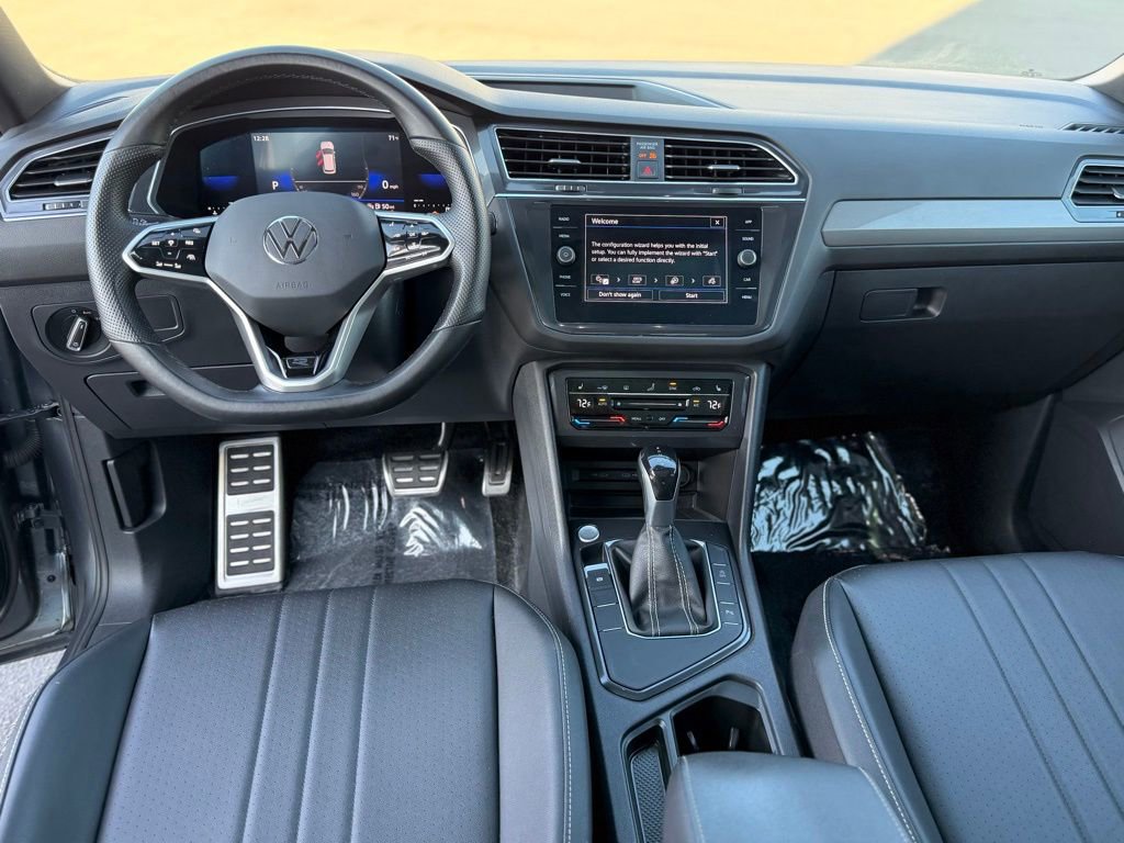 Used 2023 Volkswagen Tiguan SE R-Line image 29
