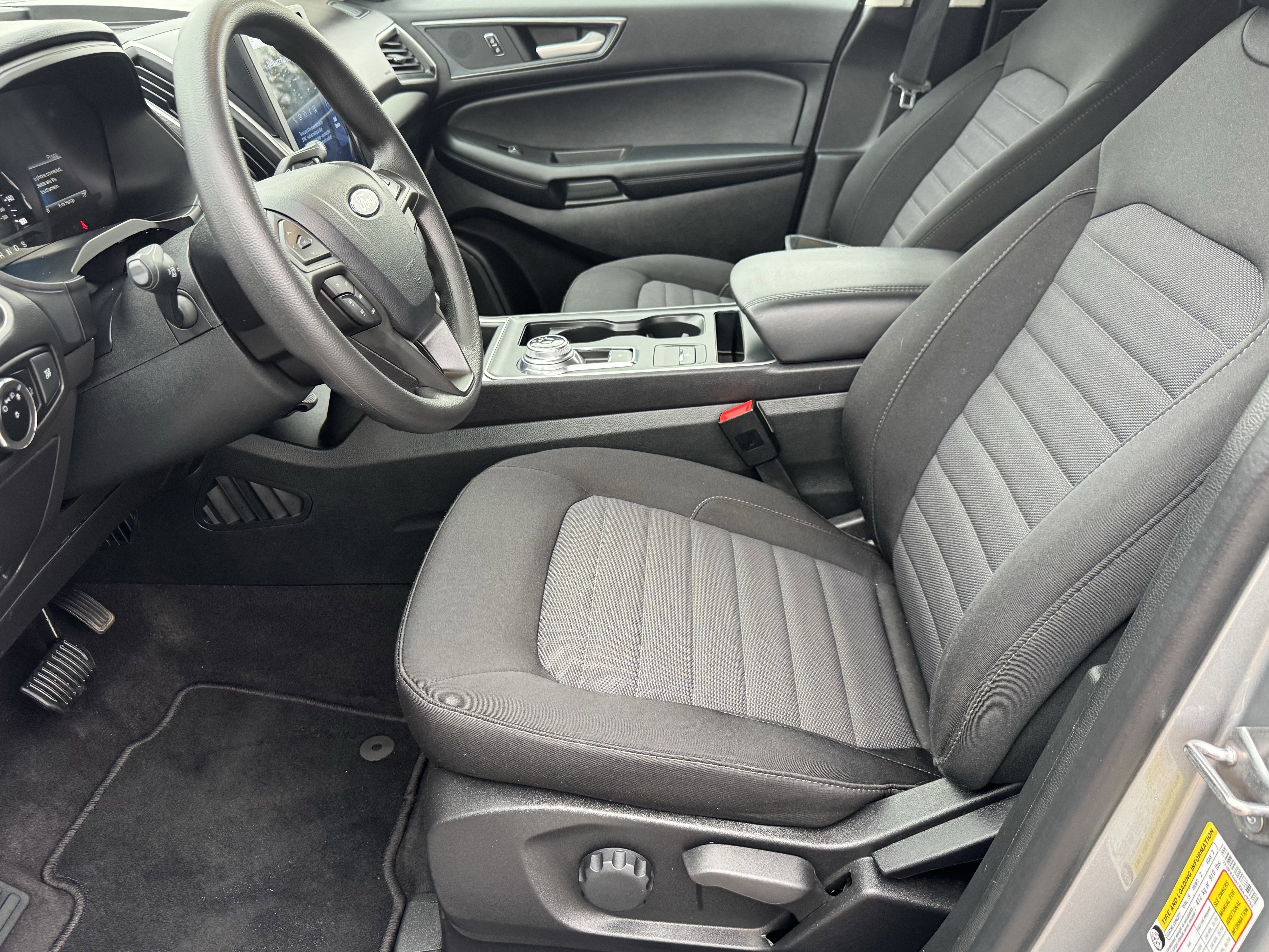 Certified 2024 Ford Edge SE image 10