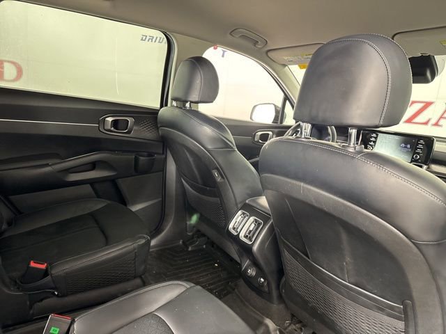Used 2021 Kia Sorento S image 19