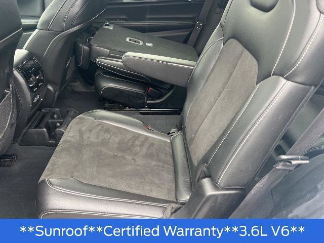 Used 2023 Jeep Grand Cherokee L Laredo image 25