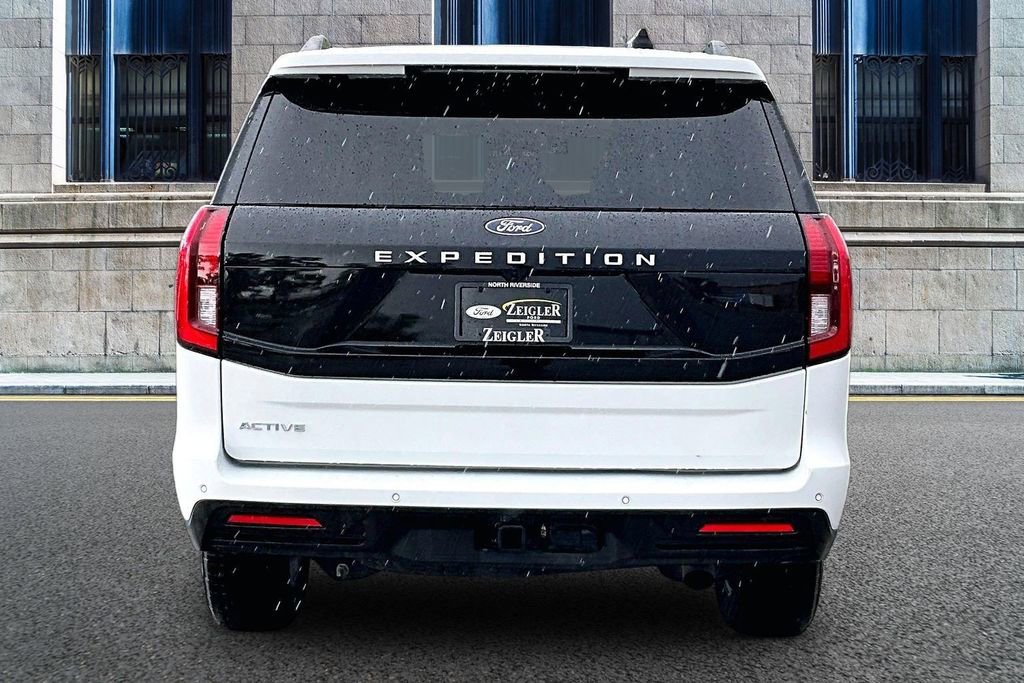Certified 2025 Ford Expedition Active AWD/4WD image 4
