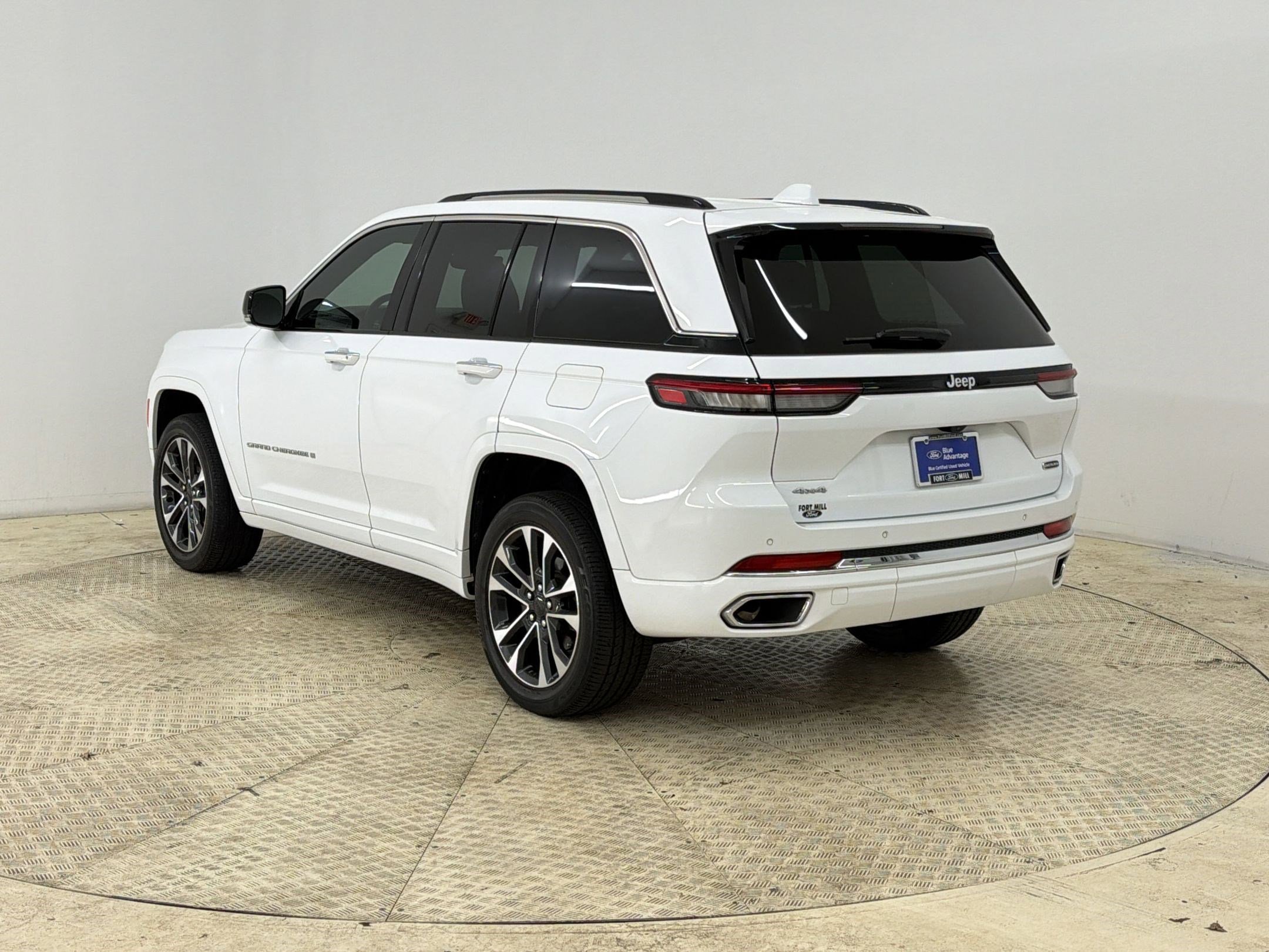 Used 2022 Jeep Grand Cherokee Overland image 3