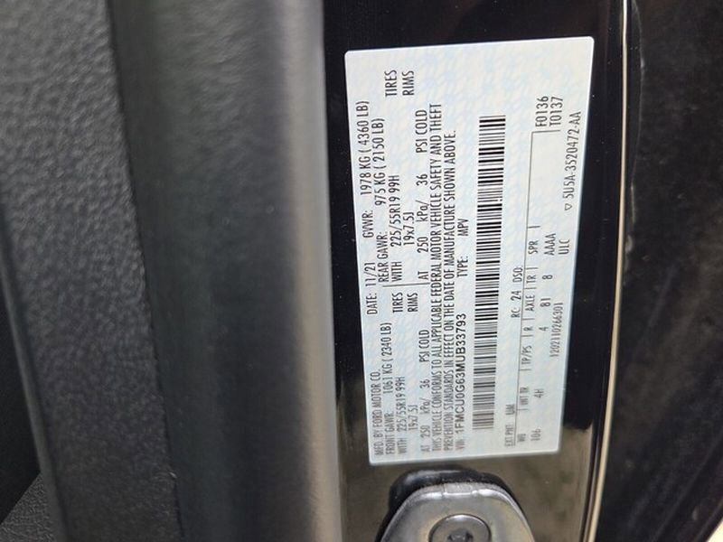 Certified 2021 Ford Escape SE w/ SE Sport Appearance Package image 11