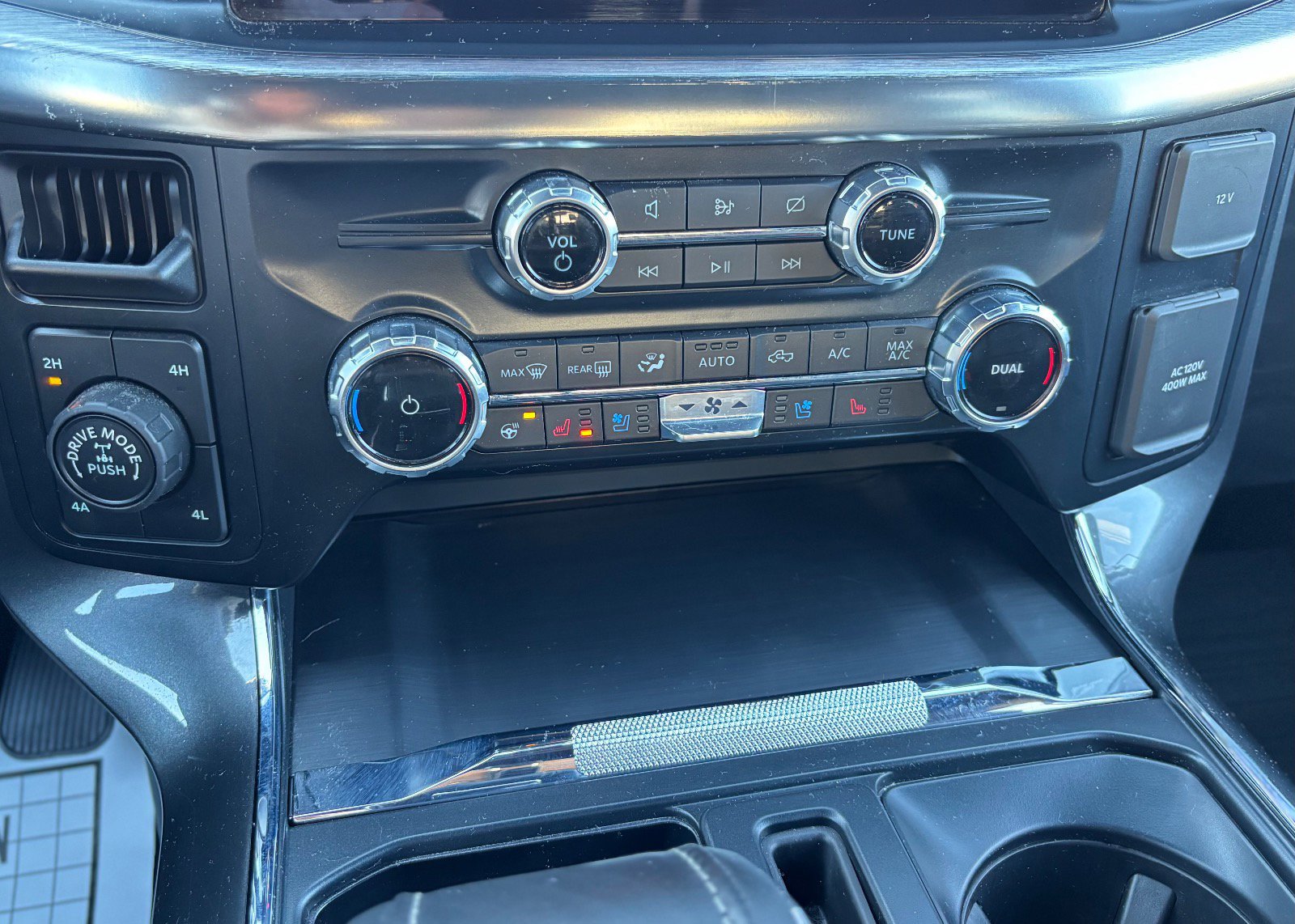 Certified 2022 Ford F150 Lariat w/ Equipment Group 502A High image 51