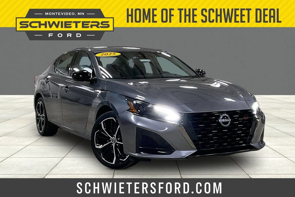 Used 2025 Nissan Altima 2.5 SR AWD/4WD image 1