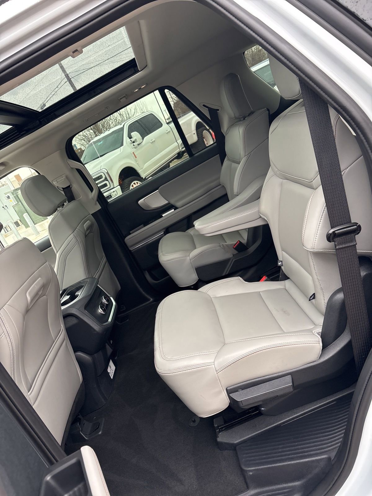 Certified 2025 Ford Expedition Active image 10