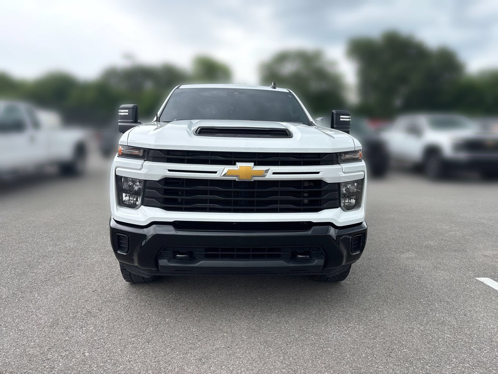 Used 2024 Chevrolet Silverado 2500 Custom w/ Custom Value Package AWD/4WD image 8