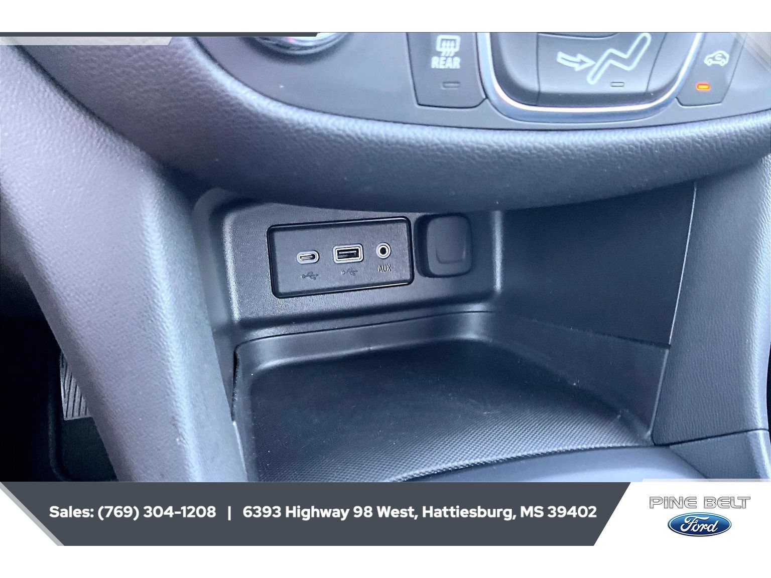 Used 2022 Chevrolet Equinox LT FWD image 23