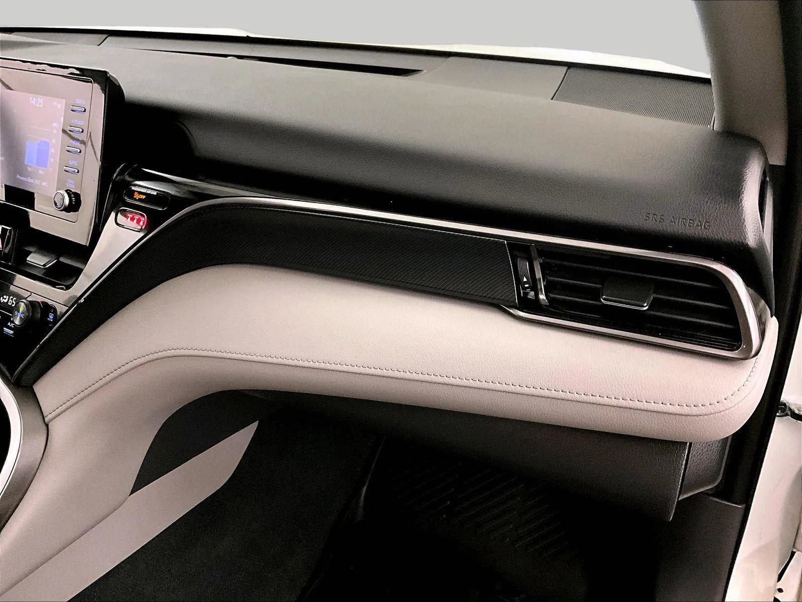 Used 2024 Toyota Camry LE image 15