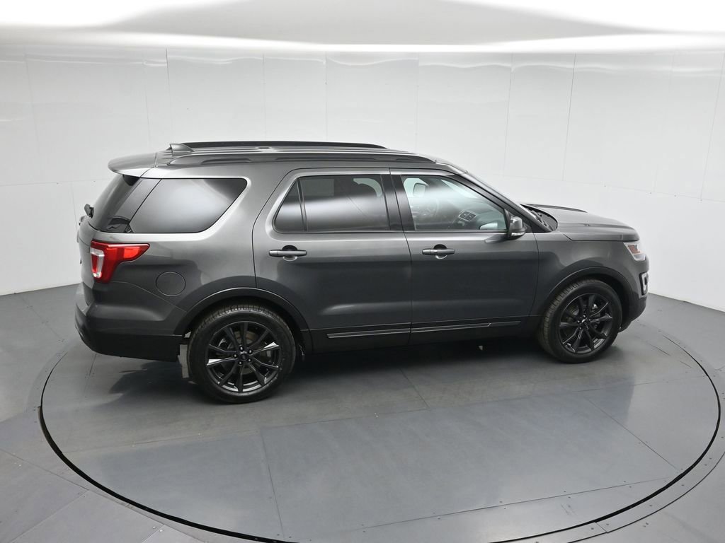 Certified 2017 Ford Explorer XLT w/ Equipment Group 202A image 18