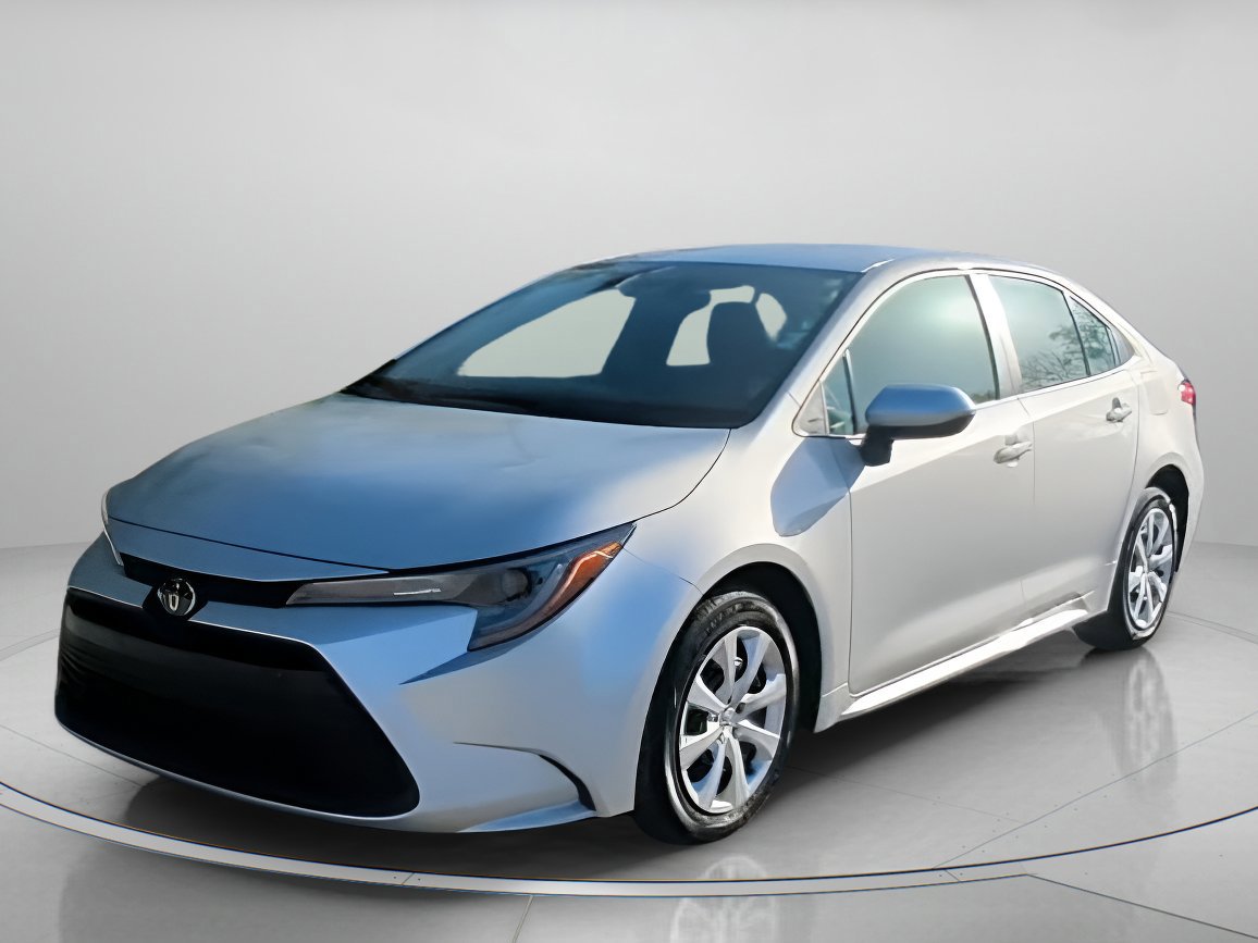 Used 2024 Toyota Corolla LE image 3