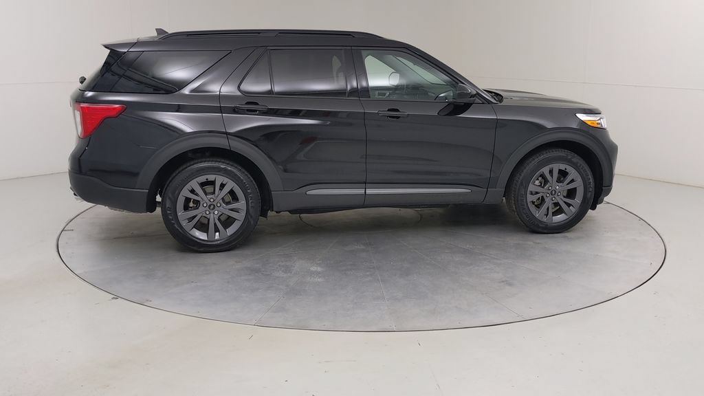 Certified 2024 Ford Explorer XLT w/ Equipment Group 202A AWD/4WD image 13