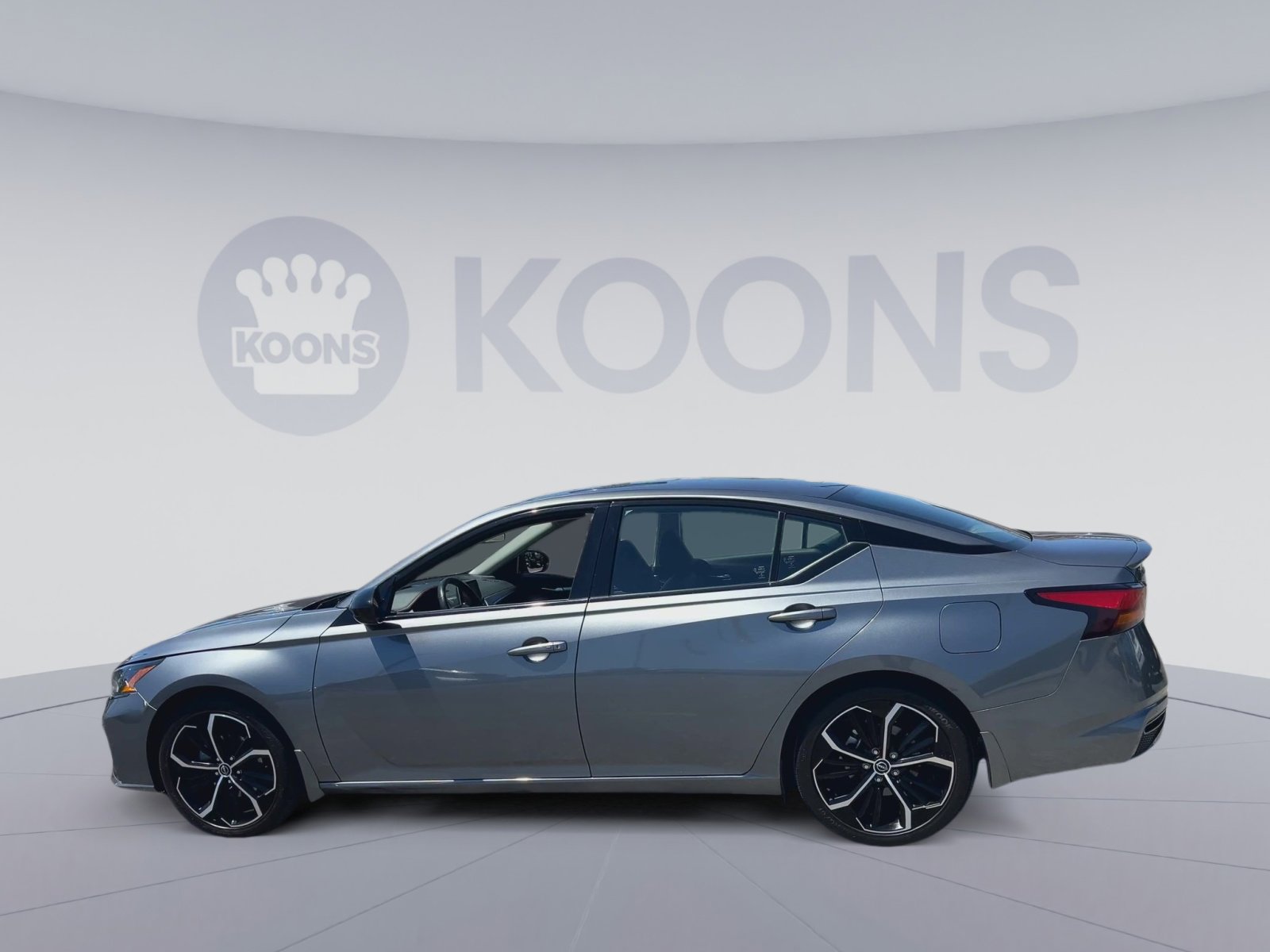 Used 2023 Nissan Altima 2.5 SR FWD image 8