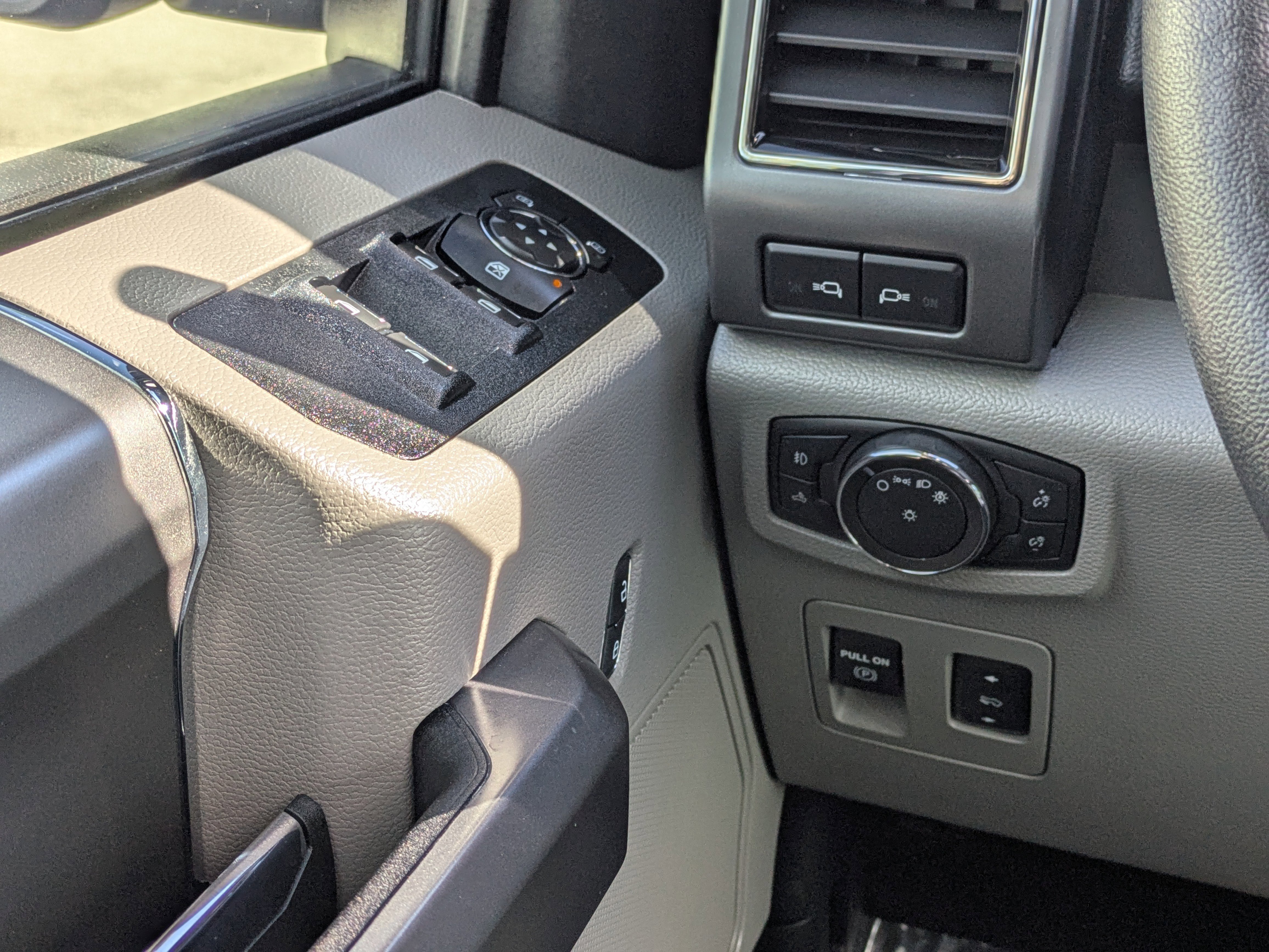 Certified 2020 Ford F150 XLT w/ Equipment Group 302A Luxury image 30