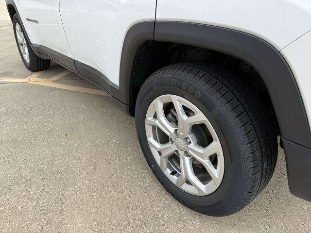 Used 2024 Jeep Compass Latitude AWD/4WD image 6