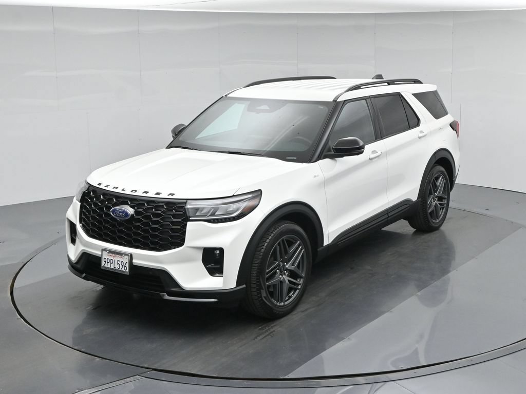 Certified 2025 Ford Explorer ST-Line w/ Premium Package RWD image 40