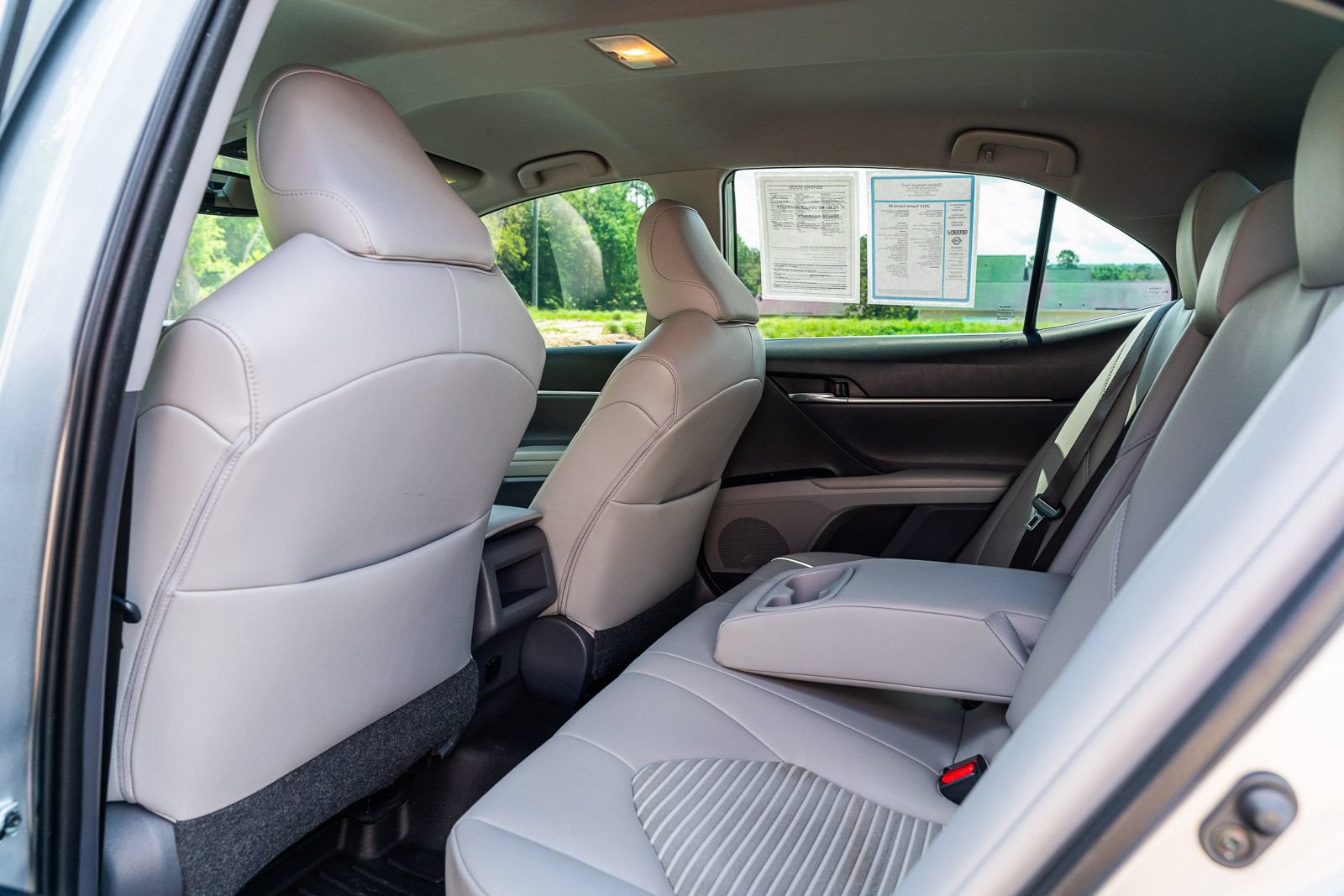 Used 2019 Toyota Camry SE w/ Convenience Package FWD image 17